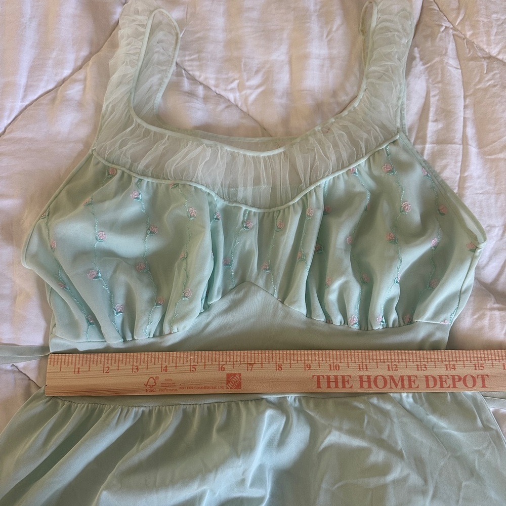 Vintage Light Blue with rose detail nightgown - Picture 5 of 8